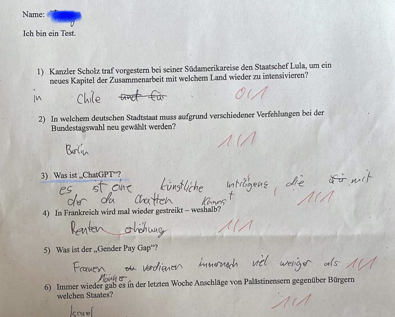 Một câu hỏi về ChatGPT được đưa vào bài kiểm tra kinh tế chính trị của học sinh lớp 8 tại một trường phía Bắc nước Đức vào cuối tháng 1-2023 - Ảnh: HA LAI